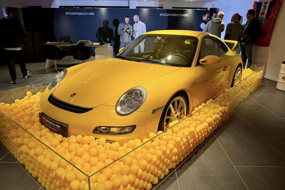 Inauguration du nouveau Centre Porsche Bordeaux  | Porsche 911 type 997 Jaune 